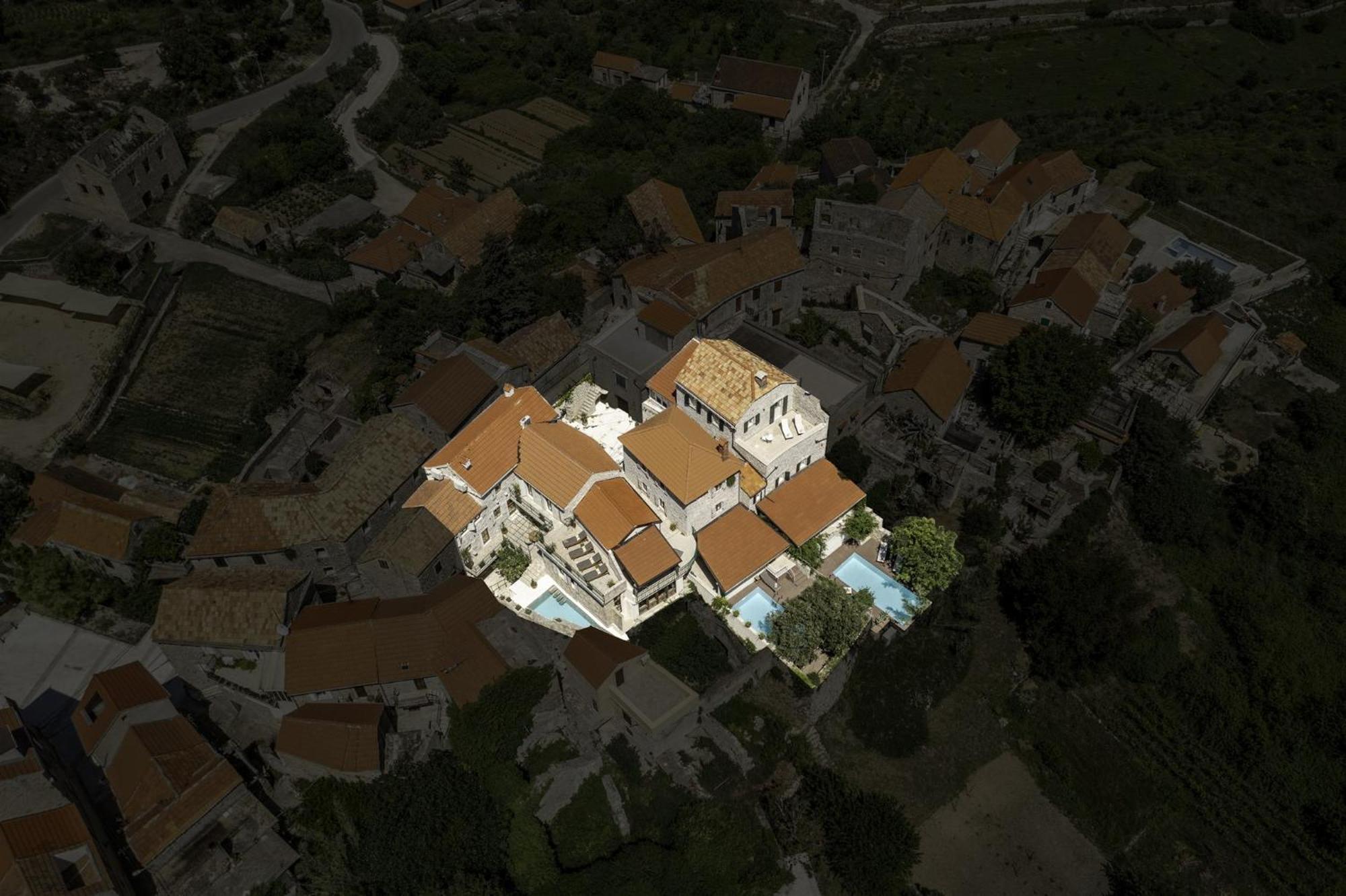 Dvor Pitve Villas Jelsa  Exterior photo