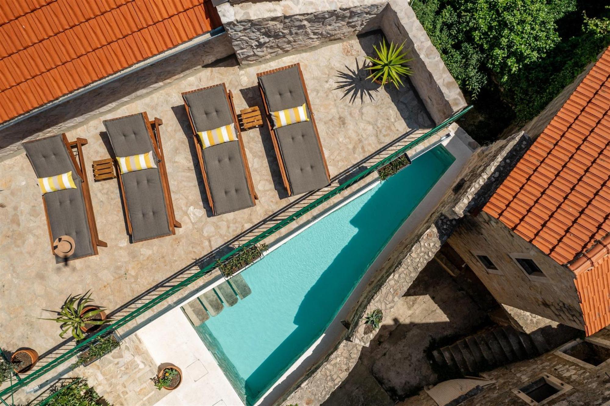 Dvor Pitve Villas Jelsa  Exterior photo
